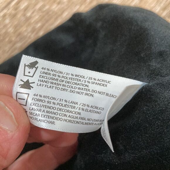 Bula Natalie wool blend beanie with velvet lining, and Fur pom - Picture 5 of 6